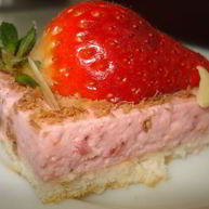 Рецепт Тортика-light с клубничным суфле