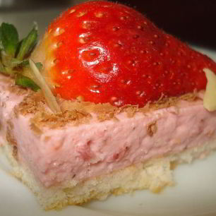 Рецепт Тортика-light с клубничным суфле