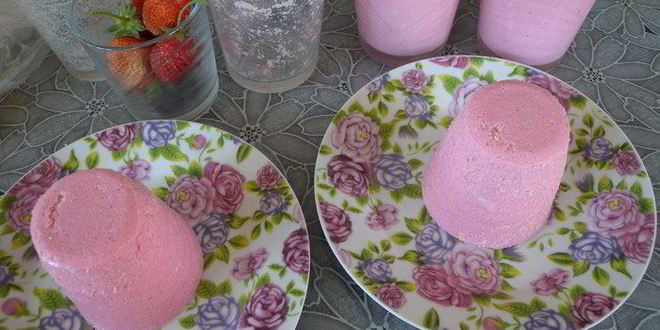 Рецепт творожного суфле с белым шоколадом и клубникой