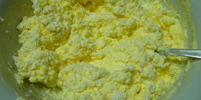 Рецепт творожного суфле с белым шоколадом и клубникой