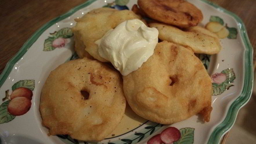 Рецепт яблочных колец в кляре