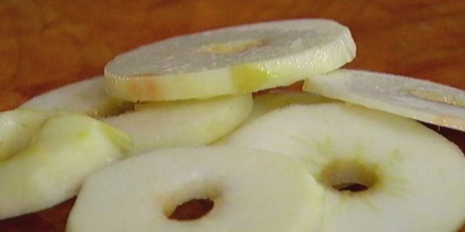 Рецепт яблочных колец в кляре
