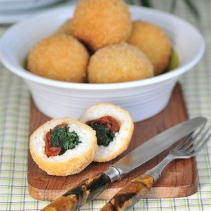 Рецепт Аранчинь с вялеными томатами и шпинатом