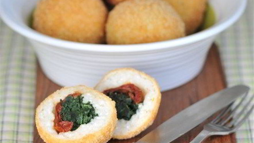 Рецепт аранчинь с вялеными томатами и шпинатом