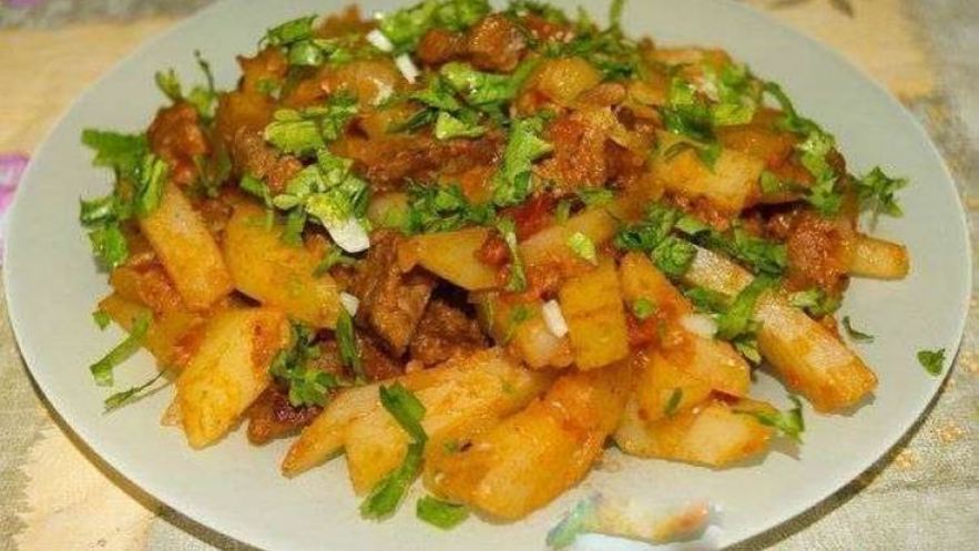 Рецепт азу из говядины с солеными огурцами