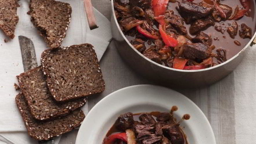 Рецепт азу из индейки в сметанном соусе