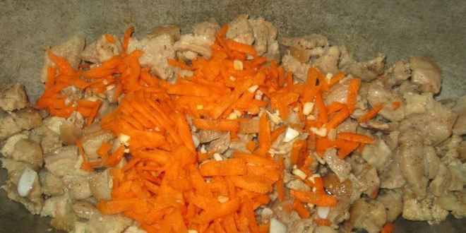 Рецепт азу из свинины с солеными огурцами