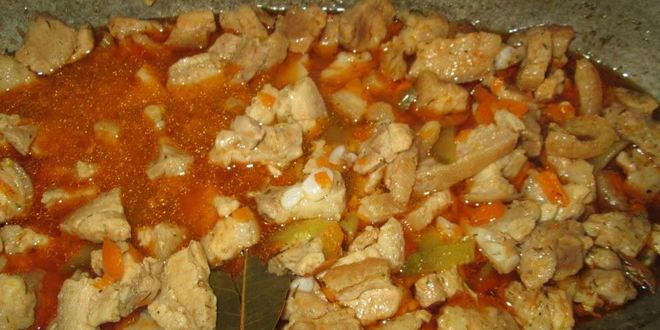 Рецепт азу из свинины с солеными огурцами