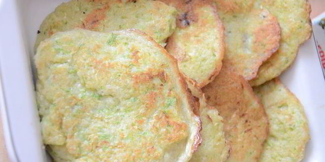 Рецепт ароматных картофельно-кабачковые драники, запеченные с подберезовиками