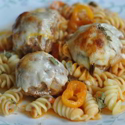 Рецепт Фрикаделек с пастой и соусом