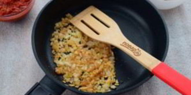 Рецепт фрикаделек с томатным соусом и яйцом