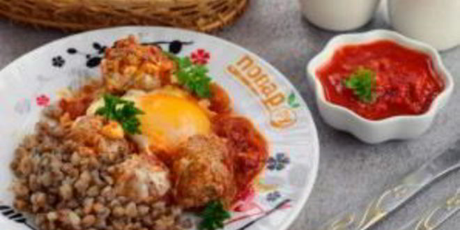 Рецепт фрикаделек с томатным соусом и яйцом