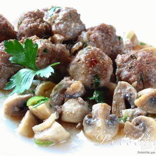 Рецепт Фрикаделек в соусе с шампиньонами