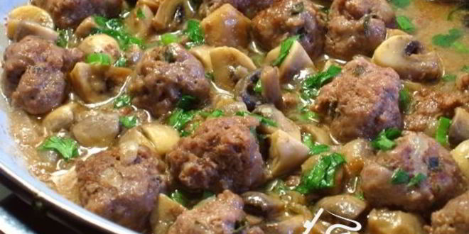 Рецепт фрикаделек в соусе с шампиньонами