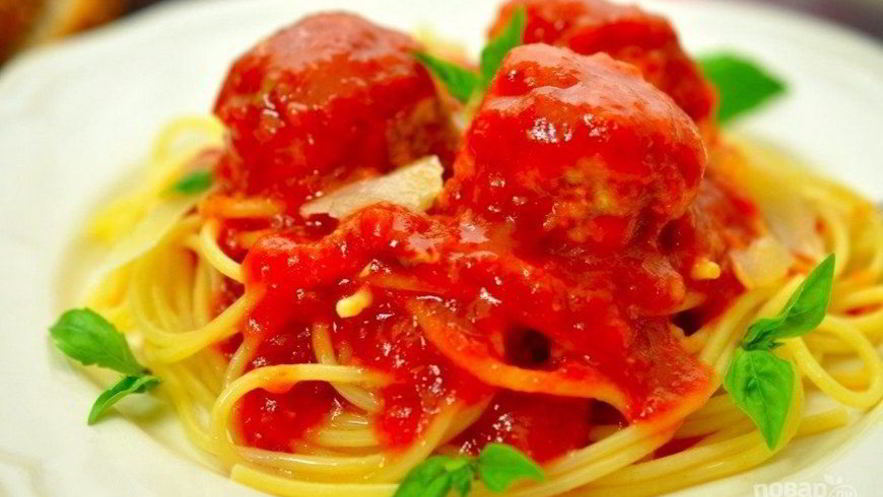 Рецепт куриных фрикаделек в ароматном томатном соусе