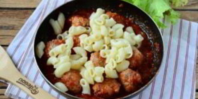 Рецепт пасты в томате с фрикадельками