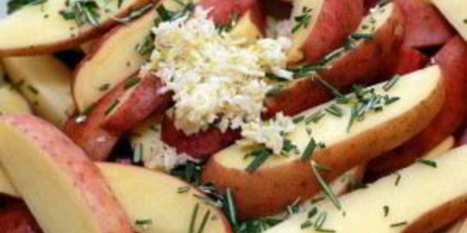 Рецепт картофеля с розмарином и чесноком
