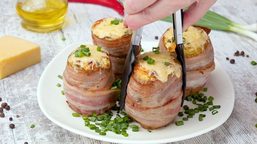Рецепт картофеля в беконе с сырной начинкой