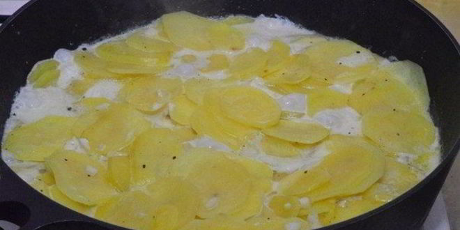 Рецепт картофеля в сливках с грибами