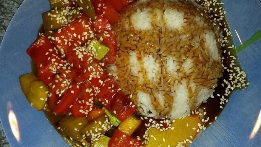 Рецепт постного риса с овощами под соусом терияки