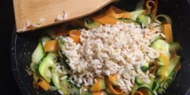 Рецепт риса с морковкой, цуккини и апельсином