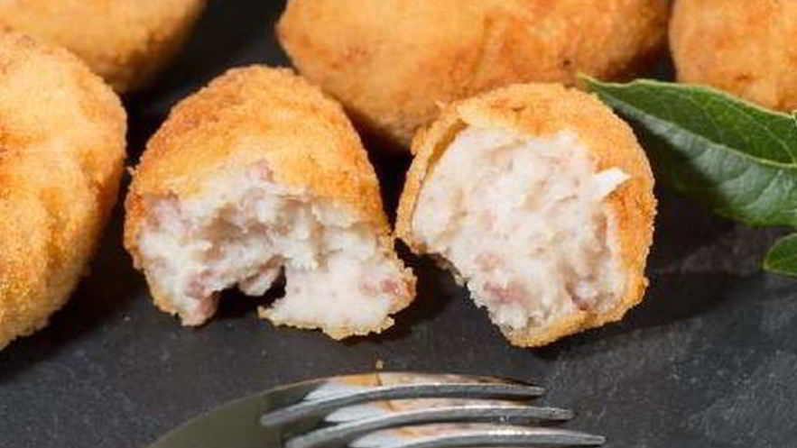 Рецепт сытных картофельных крокетов с ветчиной