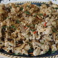 Рецепт Экзотического риса с курицей, шиитаке и вешенками