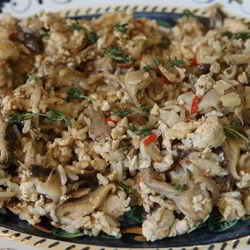 Рецепт Экзотического риса с курицей, шиитаке и вешенками