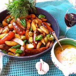 Рецепт Жареной картошки с колбасками по-андалузски