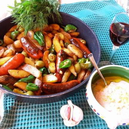 Рецепт Жареной картошки с колбасками по-андалузски