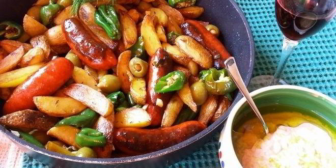 Рецепт жареной картошки с колбасками по-андалузски
