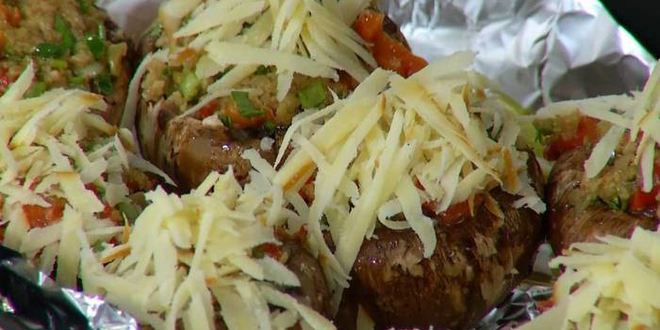 Рецепт грибов по-тоскански с красным перцем и оливками