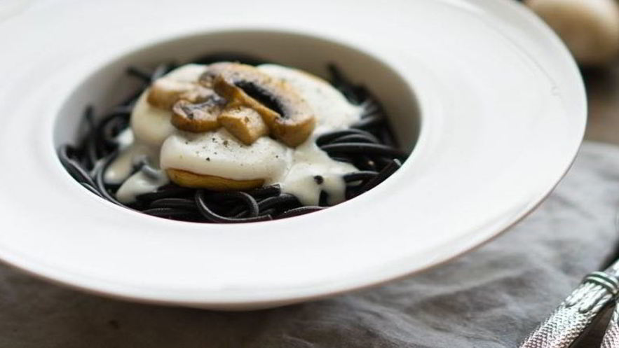 Рецепт грибов под белым соусом