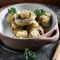 Рецепт Грибов в сухарях с рисовой лапшой и салатом фризе