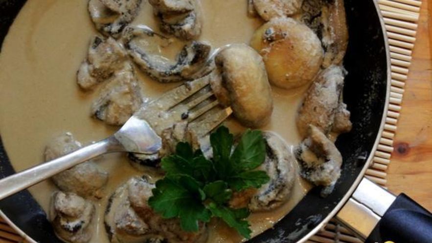 Рецепт шампиньонов в сметанно-соевом соусе