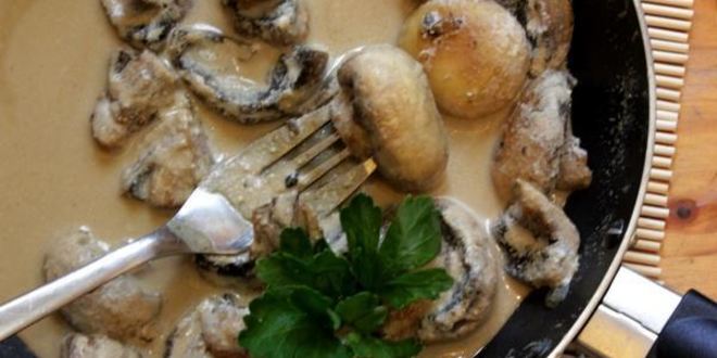 Рецепт шампиньонов в сметанно-соевом соусе