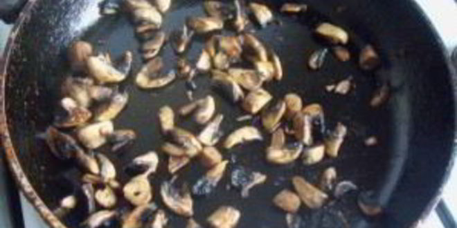 Рецепт шампиньонов жареных со сметаной