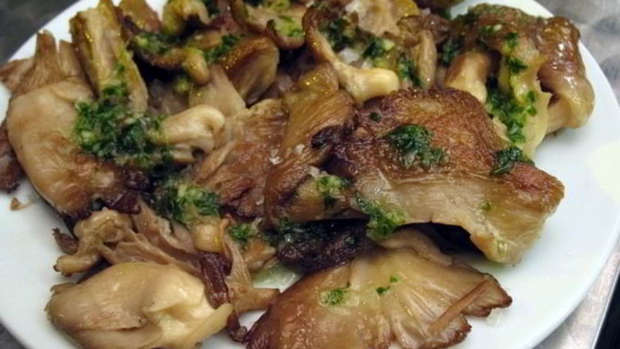 Рецепт тушенных грибов сыроежки с рисом