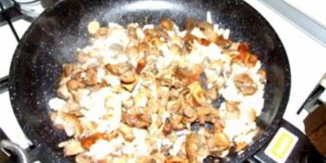 Рецепт волнушек, жареных в сметанном соусе