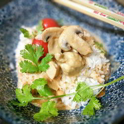 Рецепт Быстрого куриного гуляша в арахисовом соусе