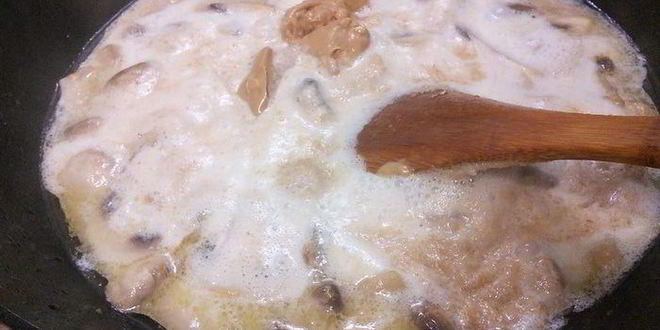 Рецепт быстрого куриного гуляша в арахисовом соусе