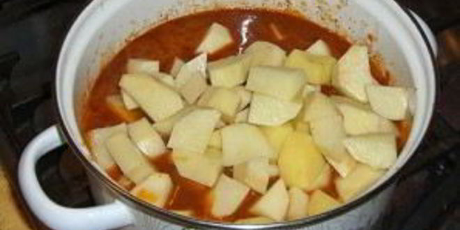 Рецепт гуляша из говядины с помидорами