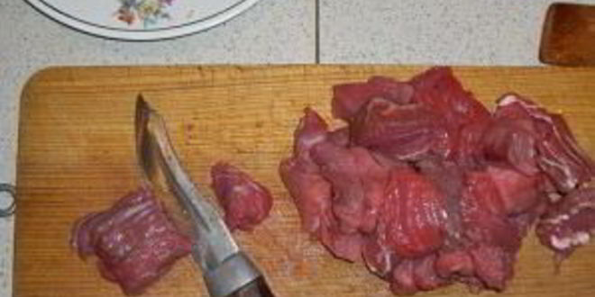 Рецепт гуляша из говядины с помидорами