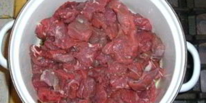 Рецепт гуляша из говядины с помидорами