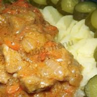 Рецепт Гуляша из грудки с подливкой