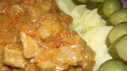 Рецепт Гуляша из грудки с подливкой