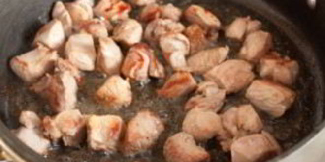 Рецепт гуляша из индейки с грибами