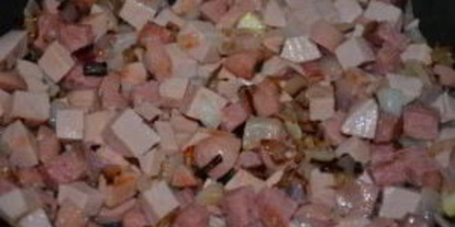 Рецепт гуляша из колбасы