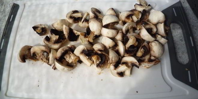 Рецепт гуляша из перца и жареных колбасок