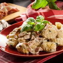 Рецепт Клецек в сливочно-луковом соусе